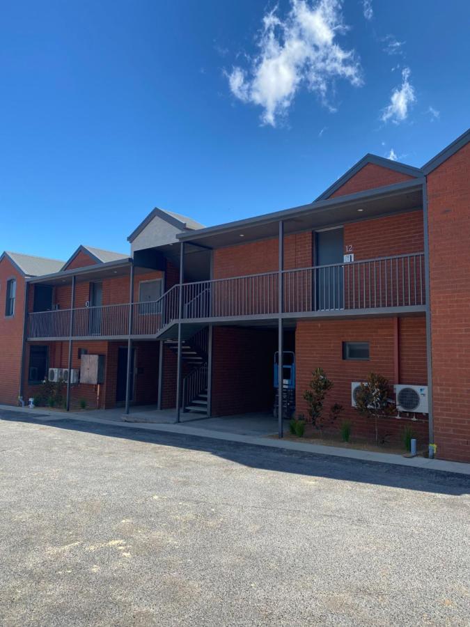 Railway Motel Myrtleford Exterior foto
